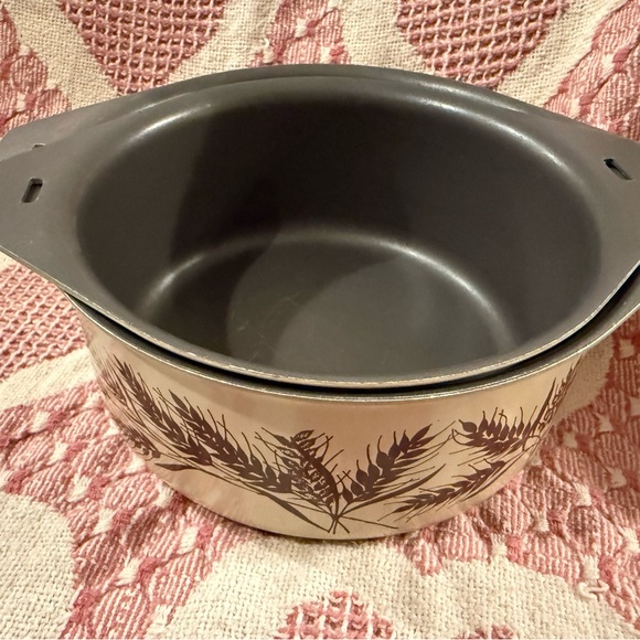 Vintage Multiware Enamel Pots - Picture 9 of 9